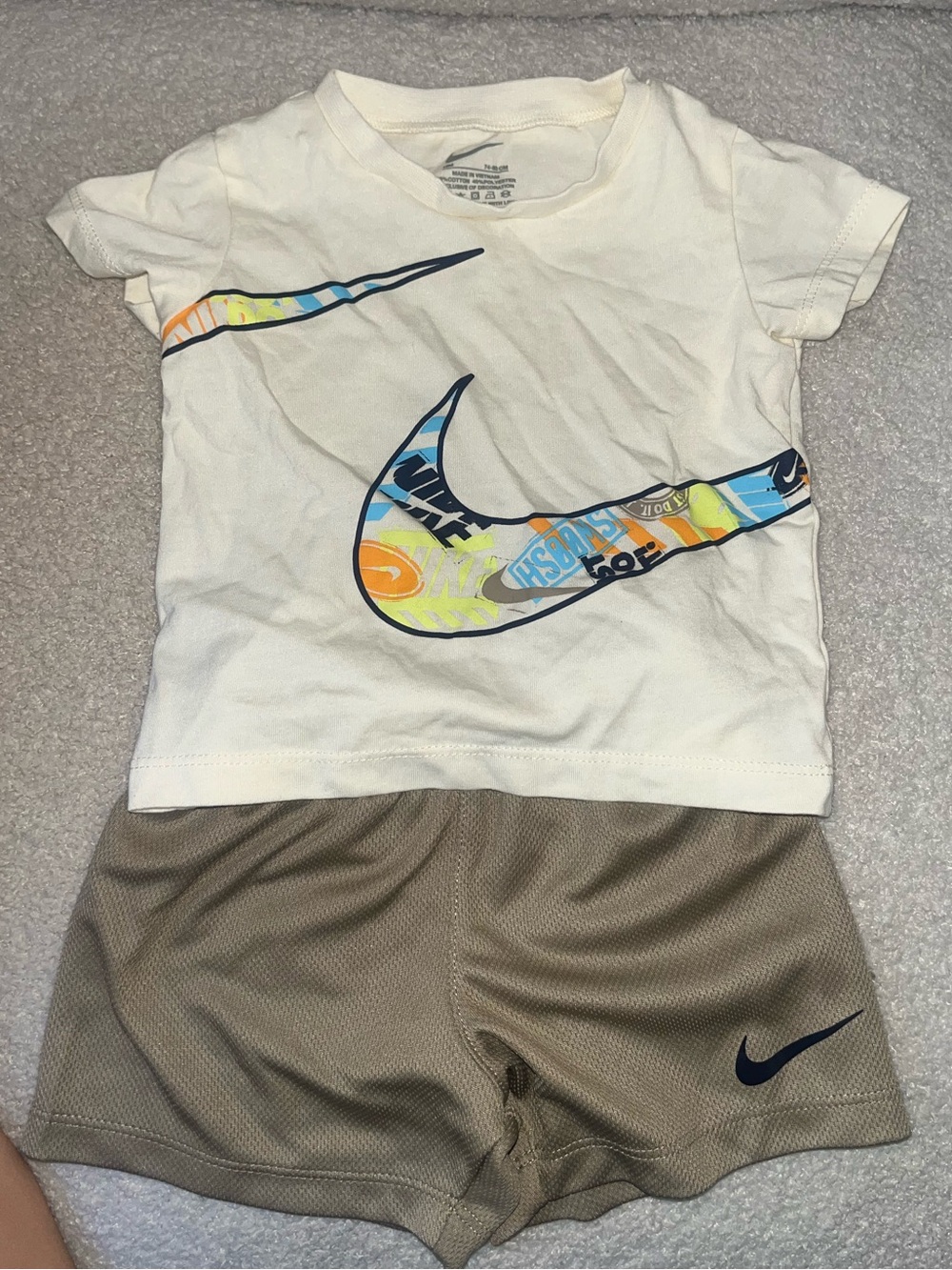 Nike shorts set size 12M